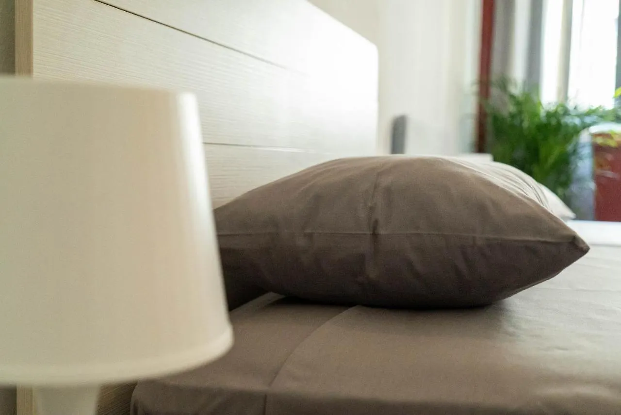Three Bedroom Apartment In The Centre Of The City Milan
