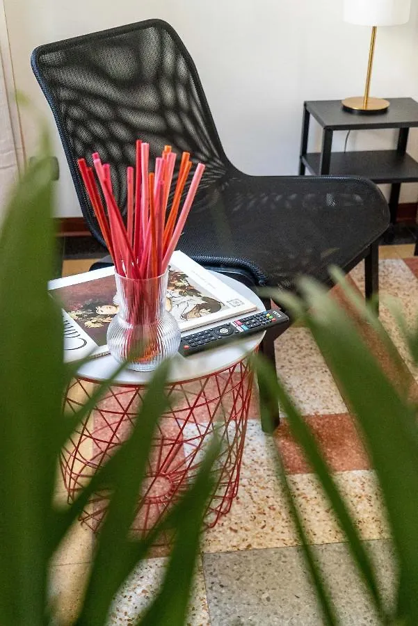 Three Bedroom Apartment In The Centre Of The City Milan Italy