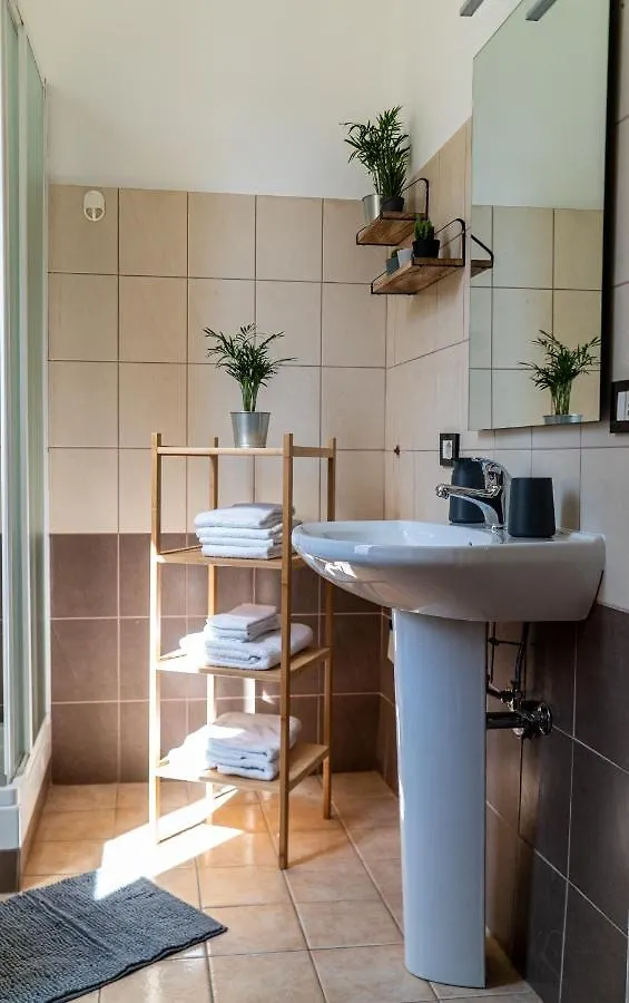 Three Bedroom Apartment In The Centre Of The City Milan 0*,