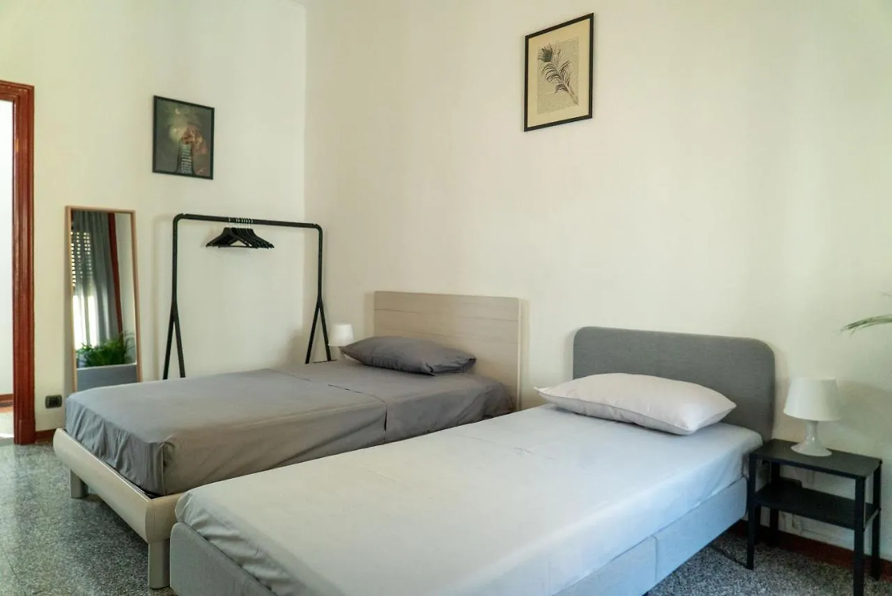 Three Bedroom Apartment In The Centre Of The City Milan