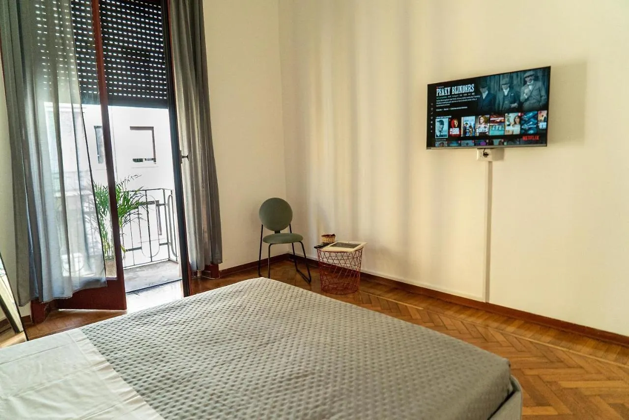 Three Bedroom Apartment In The Centre Of The City Milan