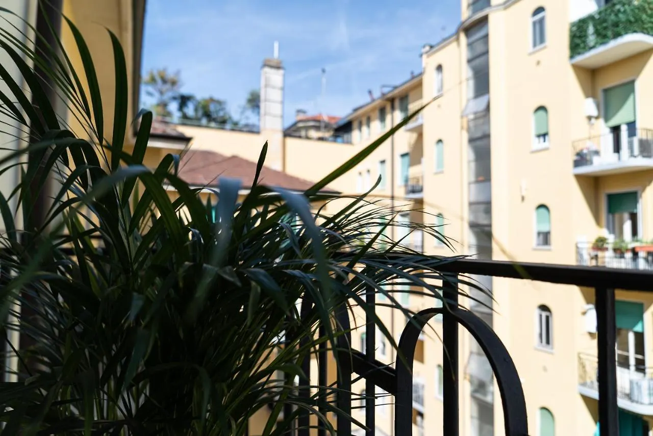 Three Bedroom Apartment In The Centre Of The City Milan